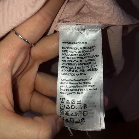 Calvin Klein cropped t-shirt - Picture 3 of 4